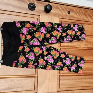 Betsey Johnson Performance capri